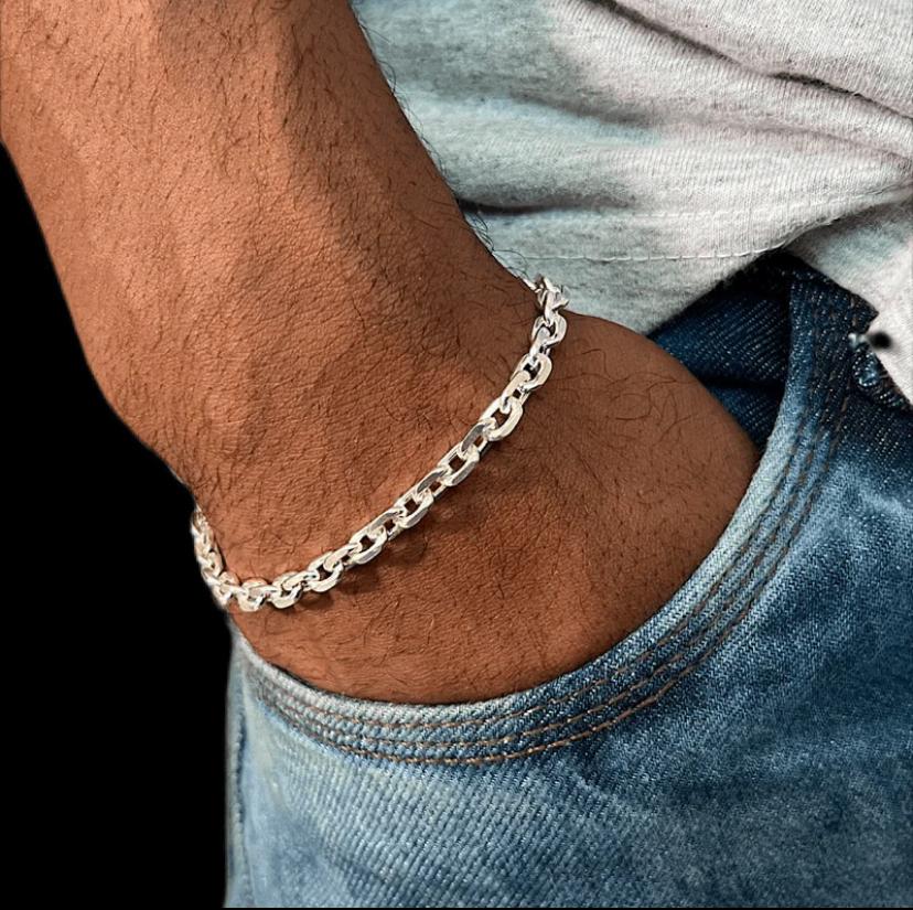 Pulseira modelo cadeado